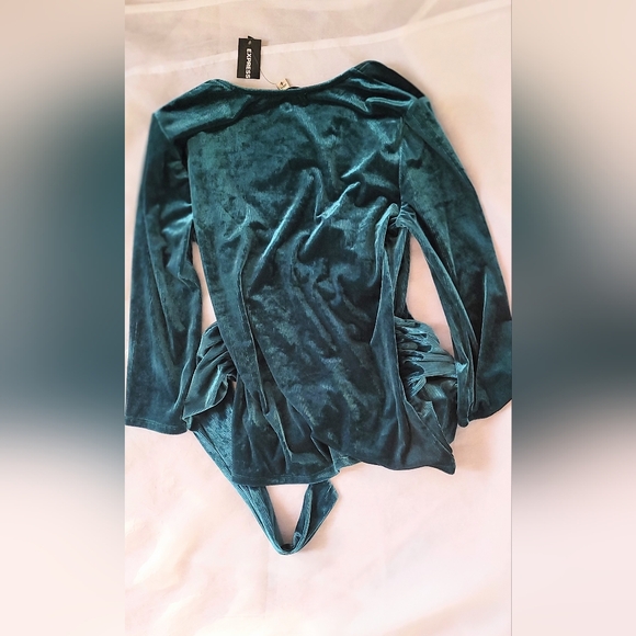 NWT! Express Emerald Desire Velvet Soft Women's Top Size Small - Picture 10 of 11